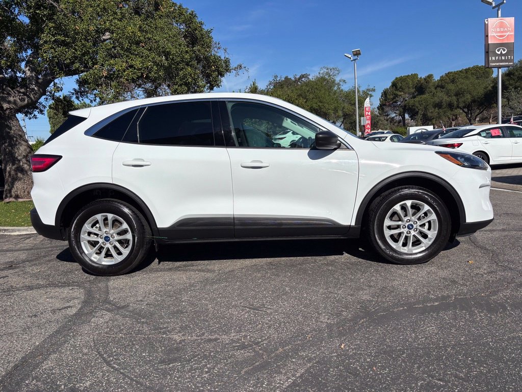 Used 2022 Ford Escape SE AWD/4WD image 2