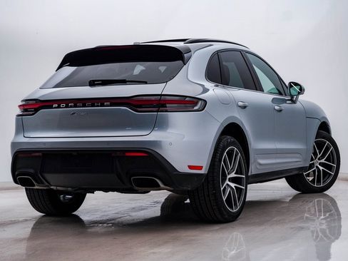 Certified 2025 Porsche Macan image 11