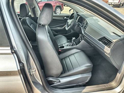 Used 2024 Volkswagen Jetta SE FWD image 23
