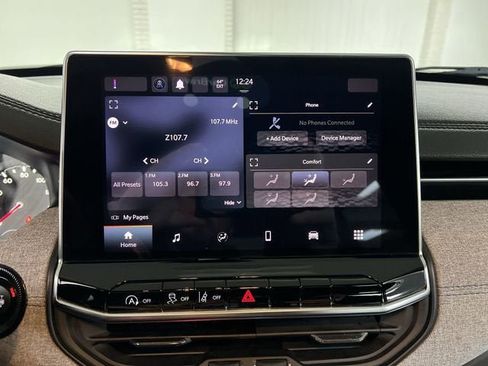 Used 2024 Jeep Compass Latitude AWD/4WD image 13
