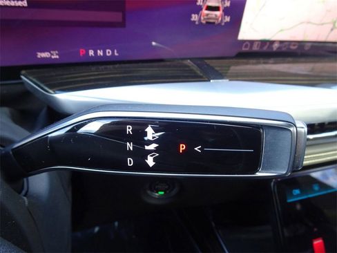 Certified 2025 Cadillac Escalade Premium Luxury w/ LPO, Floor Liner Package image 20