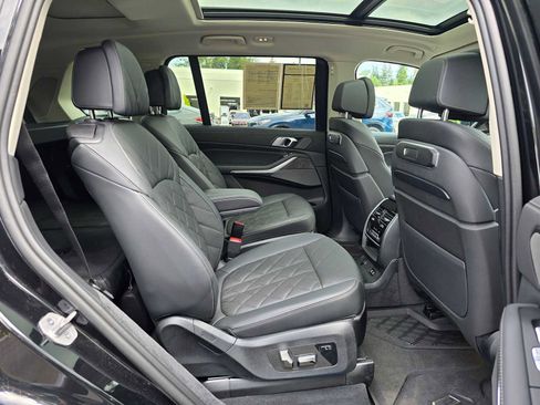 Used 2024 BMW X7 xDrive40i AWD/4WD image 12