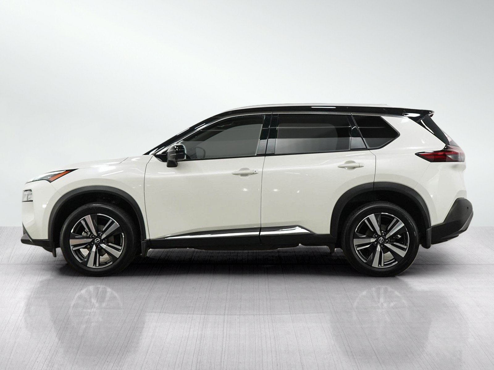 Used 2023 Nissan Rogue SL AWD/4WD image 2