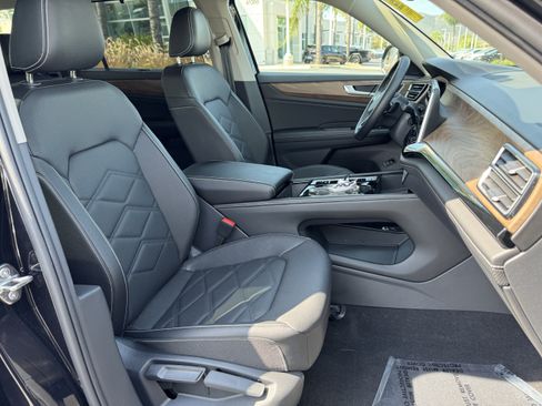 Used 2026 Volkswagen Atlas SE FWD image 34