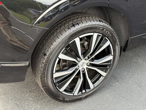 Used 2024 Volvo XC60 B5 Plus w/ Protection Package Premier AWD/4WD image 12