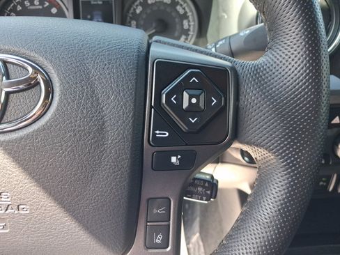 Used 2023 Toyota Tacoma TRD Off-Road w/ Technology Package AWD/4WD image 15
