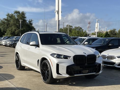 New 2026 BMW X5 sDrive40i w/ Executive Package RWD image 1