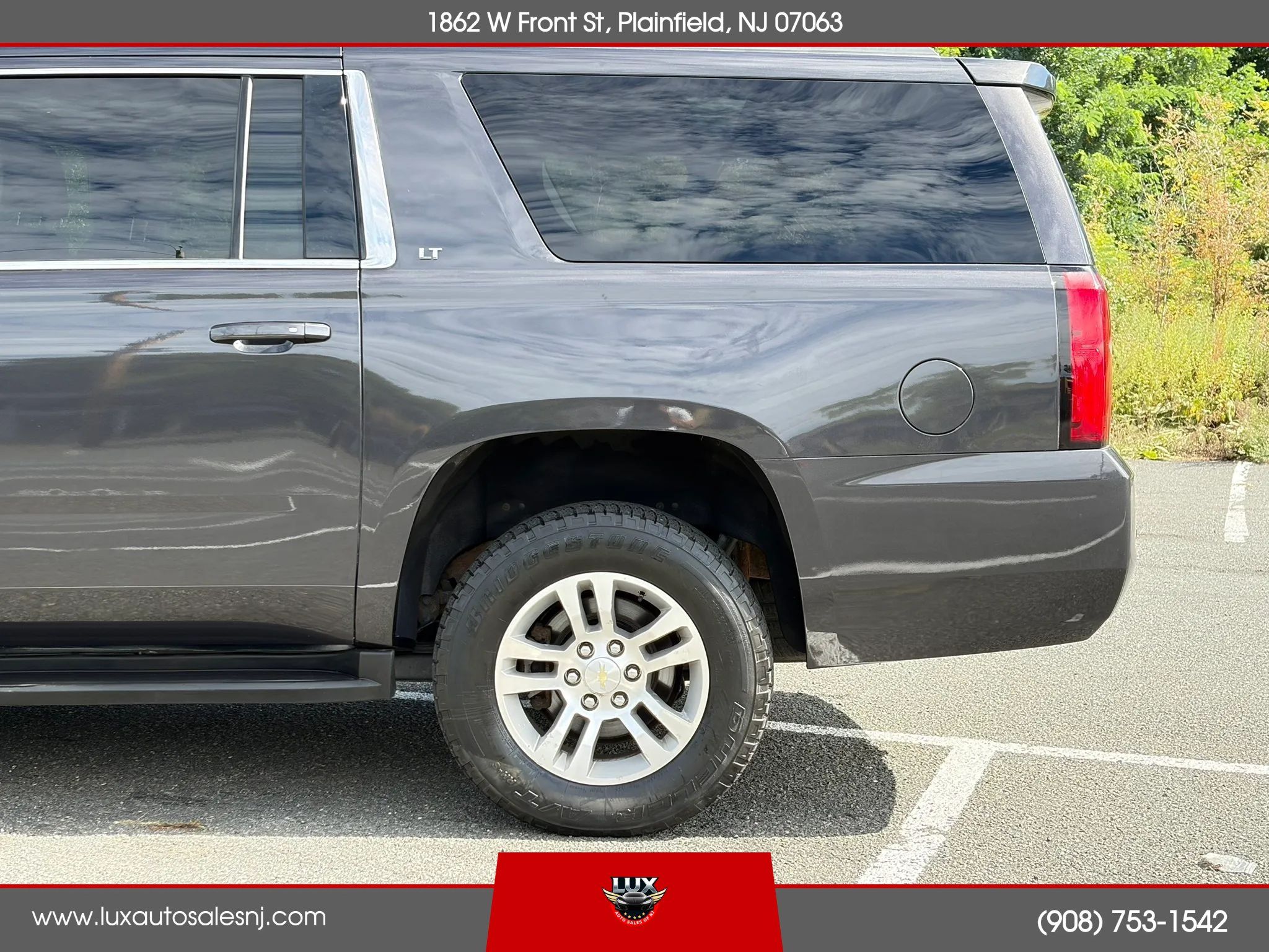 Used 2018 Chevrolet Suburban LT w/ Luxury Package AWD/4WD image 13