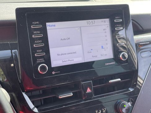 Used 2023 Toyota Camry SE image 6