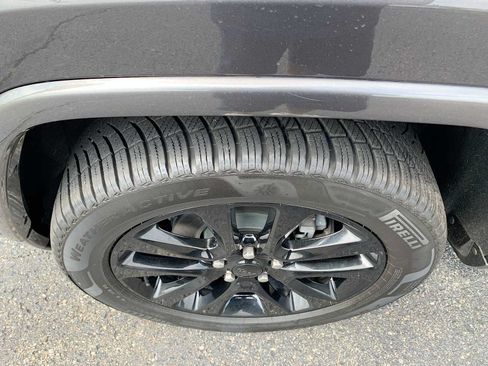 Used 2019 Jeep Grand Cherokee Altitude AWD/4WD image 33