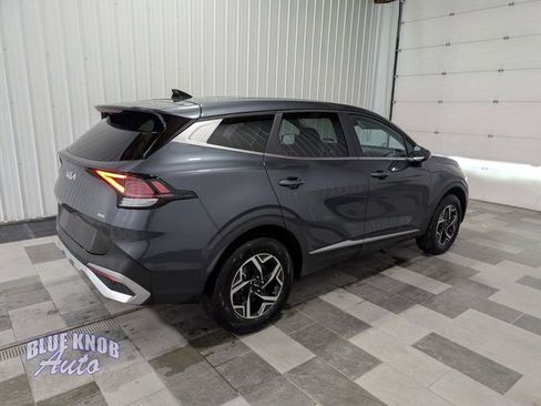 Used 2025 Kia Sportage LX image 4