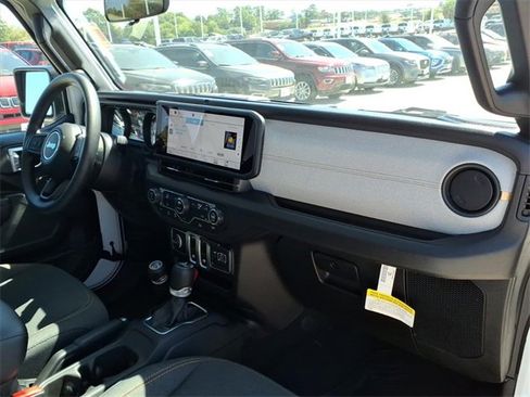 Used 2025 Jeep Wrangler Sport image 12