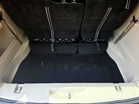 Used 2024 Chrysler Pacifica Touring-L image 24