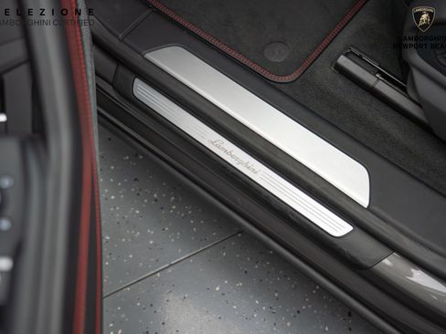 Used 2021 Lamborghini Urus image 25