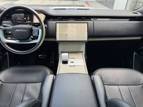 Certified 2025 Land Rover Range Rover SV AWD/4WD image 4