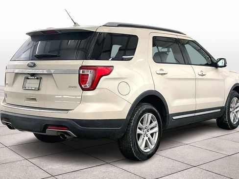 Used 2018 Ford Explorer XLT w/ Equipment Group 202A image 12