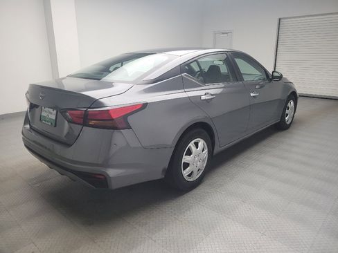 Used 2024 Nissan Altima 2.5 S FWD image 9