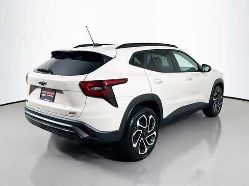 New 2026 Chevrolet Trax RS w/ Sunroof Package image 5