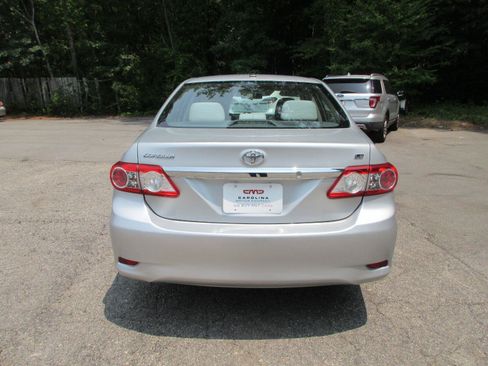 Used 2012 Toyota Corolla LE w/ Premium Pkg FWD image 6