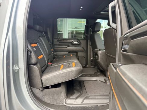 Used 2024 GMC Sierra 2500 AT4 w/ Technology Package AWD/4WD image 39