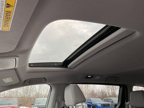 Used 2023 Honda Odyssey EX-L image 12