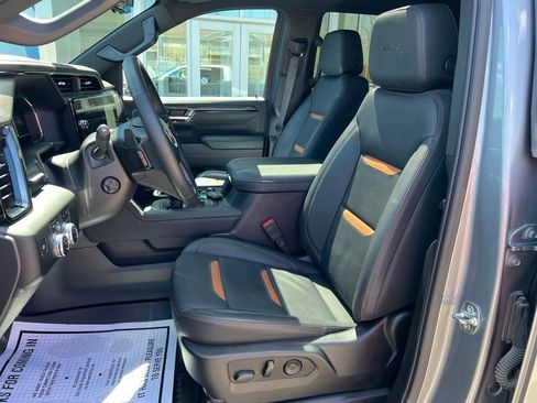 Certified 2025 GMC Sierra 1500 AT4 w/ AT4 Premium Package AWD/4WD image 13