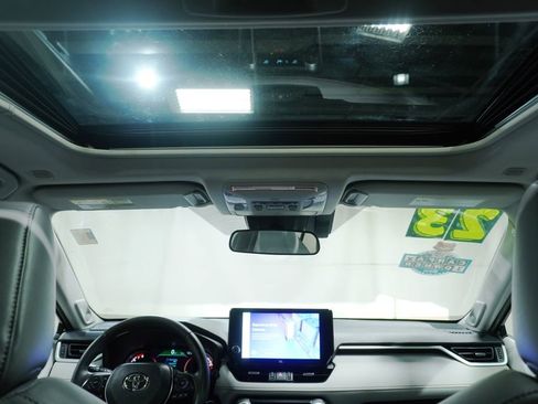 Used 2023 Toyota RAV4 XLE Premium image 23