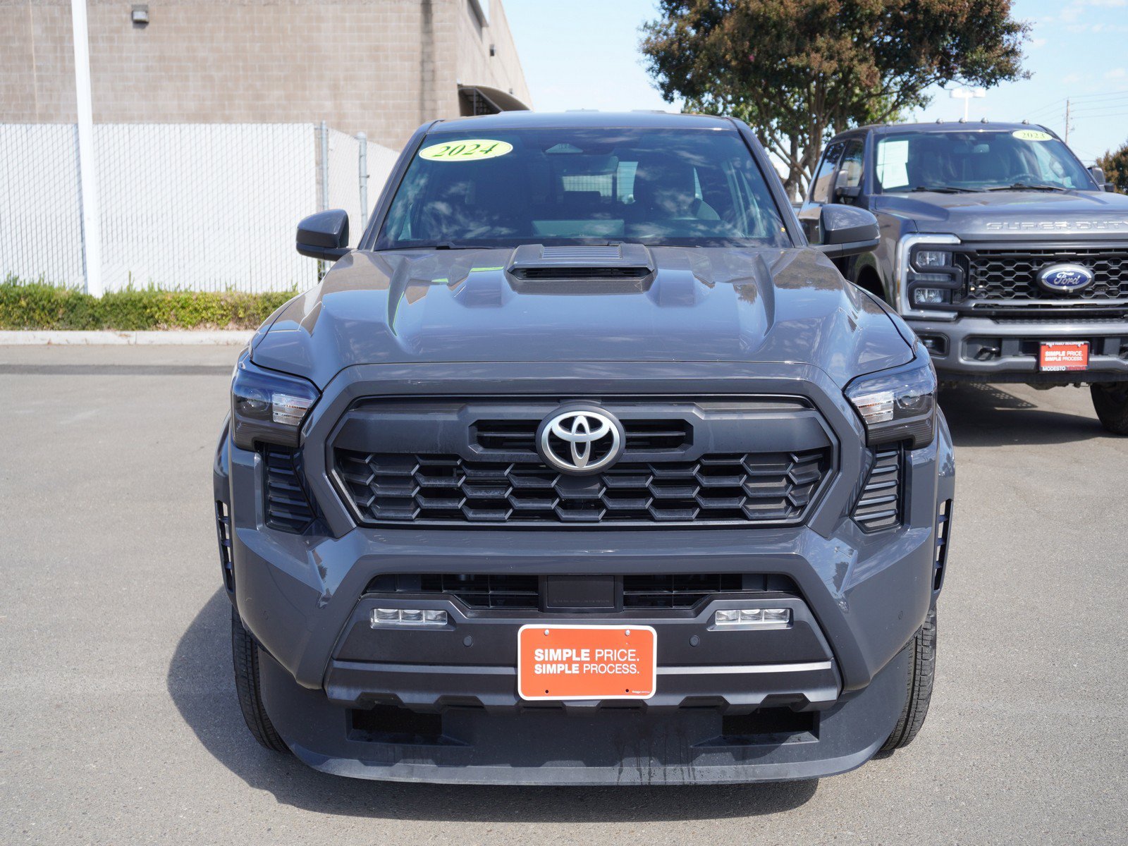Used 2024 Toyota Tacoma TRD Sport w/ TRD Sport Upgrade Package AWD/4WD image 4