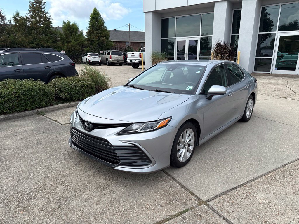 Used 2023 Toyota Camry LE FWD image 3