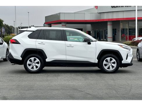 Used 2024 Toyota RAV4 LE AWD/4WD image 3