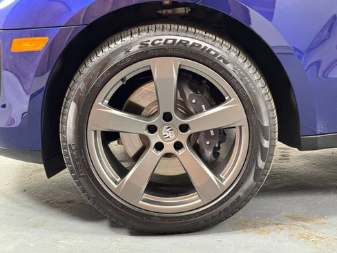 Certified 2026 Porsche Macan AWD/4WD image 32