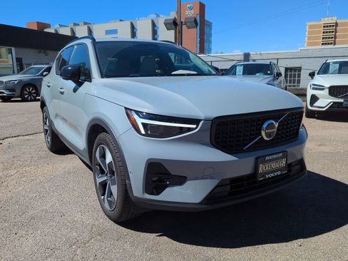 Used 2026 Volvo XC40 B5 Plus AWD/4WD image 1
