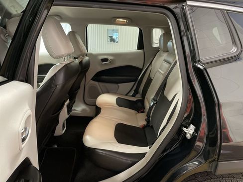 Used 2018 Jeep Compass Latitude w/ Popular Equipment Group AWD/4WD image 21