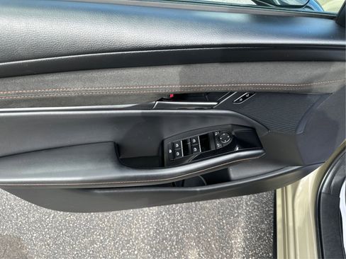 Used 2024 MAZDA MAZDA3 s image 21