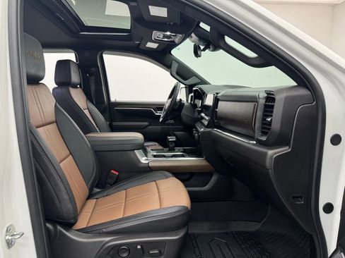 Used 2025 Chevrolet Silverado 1500 High Country w/ Technology Package image 37