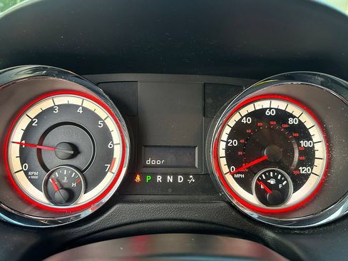 Used 2014 Dodge Grand Caravan SXT FWD image 32