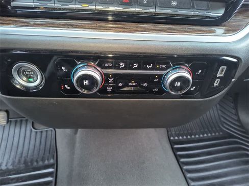 Used 2024 GMC Sierra 1500 SLE image 19