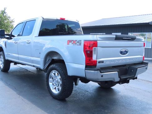 Used 2017 Ford F250 Lariat w/ Lariat Ultimate Package AWD/4WD image 19