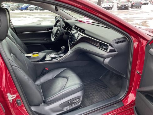 Used 2020 Toyota Camry XLE image 39