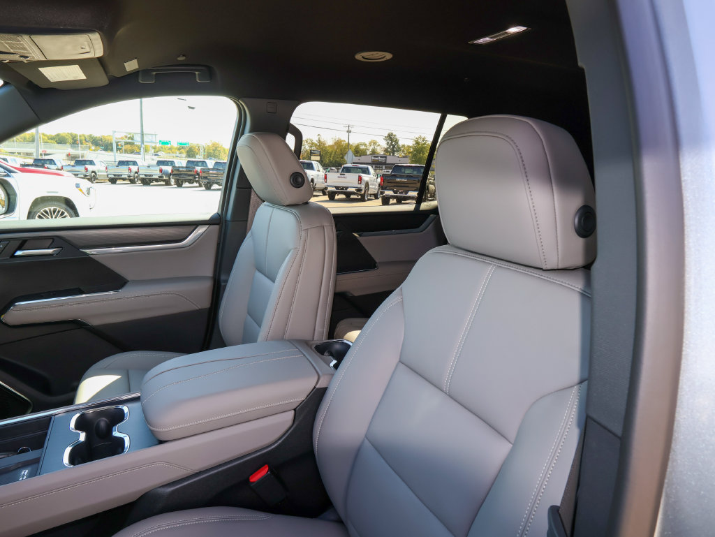 New 2027 GMC Acadia Elevation w/ Elevation Premium Package FWD image 8