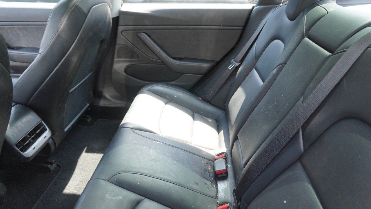 Used 2018 Tesla Model 3 Mid Range RWD image 13