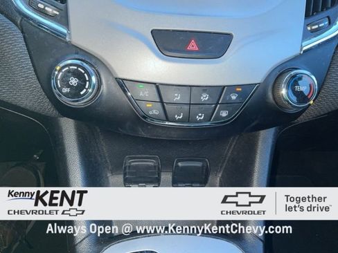 Used 2018 Chevrolet Cruze LS image 23