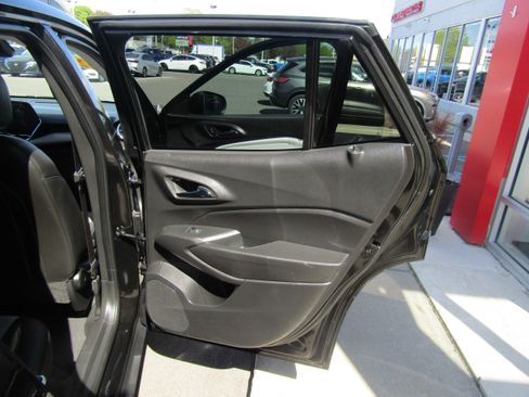 Used 2026 Chevrolet Trax LT FWD image 13
