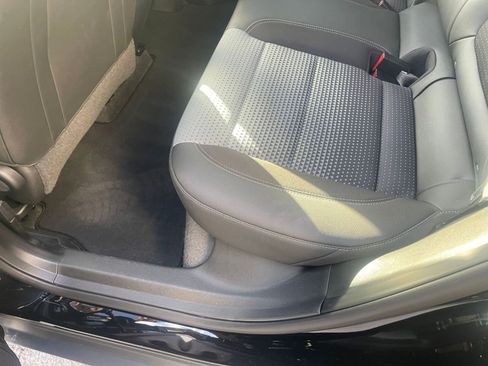 Used 2025 Chevrolet Trax LT image 25