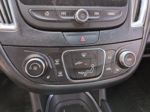 Used 2017 Chevrolet Malibu LT w/ Leather Package image 11