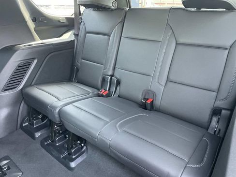 Used 2025 GMC Yukon Denali AWD/4WD image 27