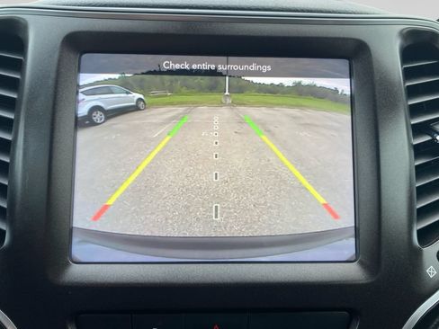 Used 2020 Jeep Cherokee Trailhawk w/ Cold Weather Group AWD/4WD image 27