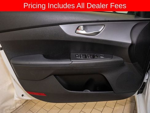 Used 2023 Kia Forte LXS w/ LXS Technology Package FWD image 10