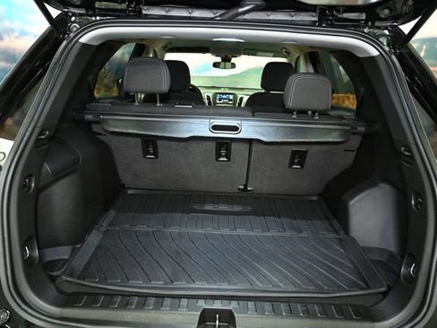 Used 2021 Chevrolet Equinox LS w/ LPO, Blackout Package image 53