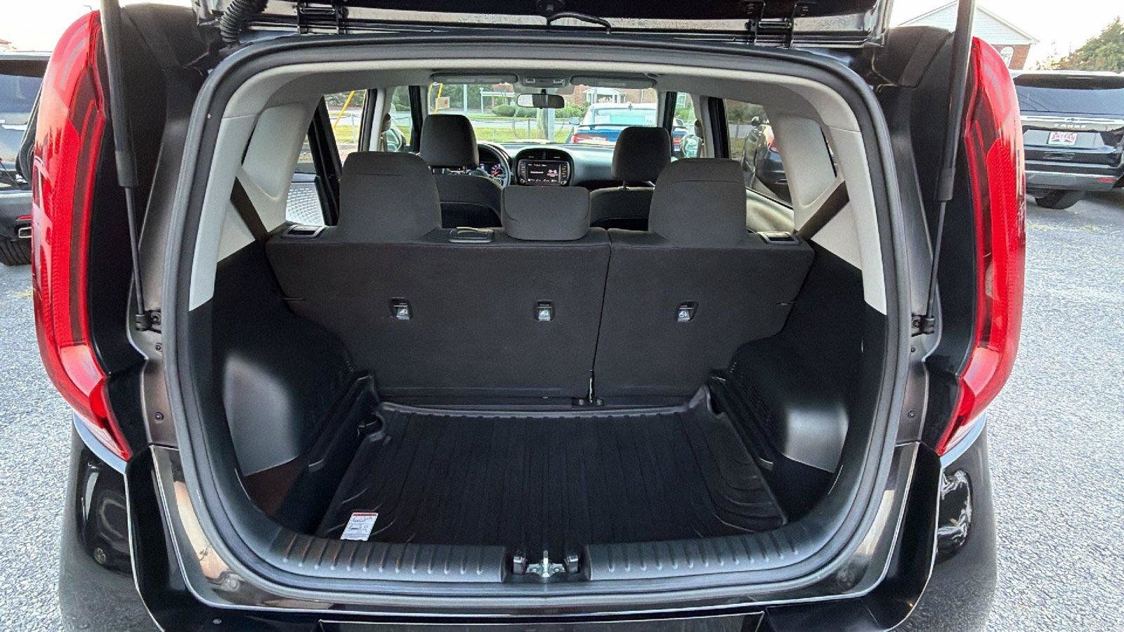 Used 2022 Kia Soul LX FWD image 13